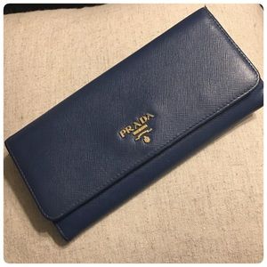 Authentic Prada saffiano leather wallet